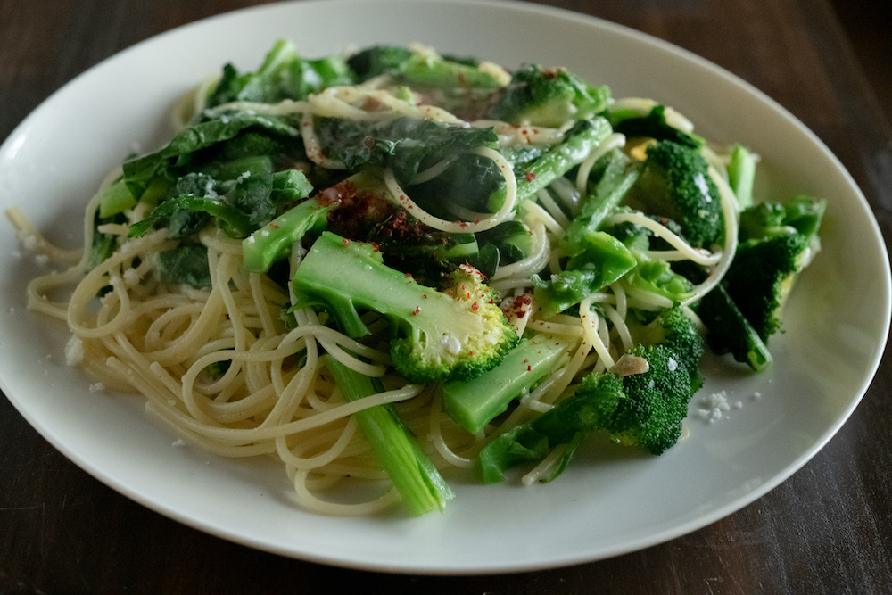 ブロッコリーと蕪菜のパスタ